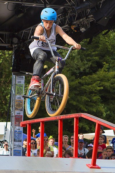 BMX, Scooter, MTB, Contest für Kids & Jugendliche - Anmeldung vor Ort. Sa. ab 10 Uhr - Jam und Best Trick - Professionelle Moderation - Jam, Highjump und Best Trick Competetion - Skate Anlage Dhünntalstadion